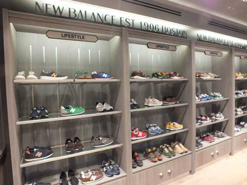 new balance store bologna