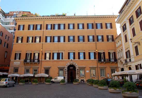 VALENTINO to open new flagship store in Rome