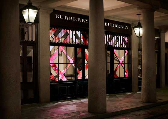 THE BURBERRY BEAUTY BOX opens in LONDON