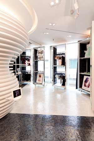 PplusP Ltd firma l’esclusivo negozio di lingerie Bubies di Hong Kong