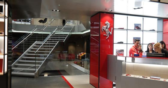 Ferrari store Milano