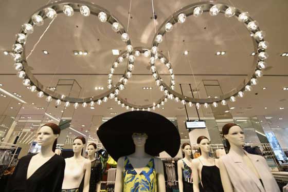Inside the World's Largest H&M Store in New York City 