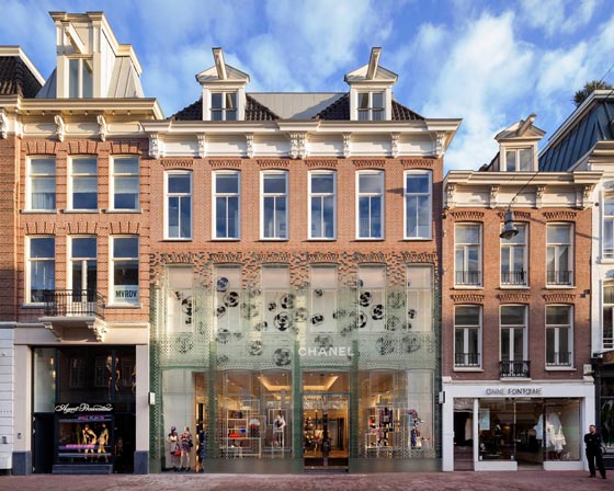 flagship store Chanel Amsterdam